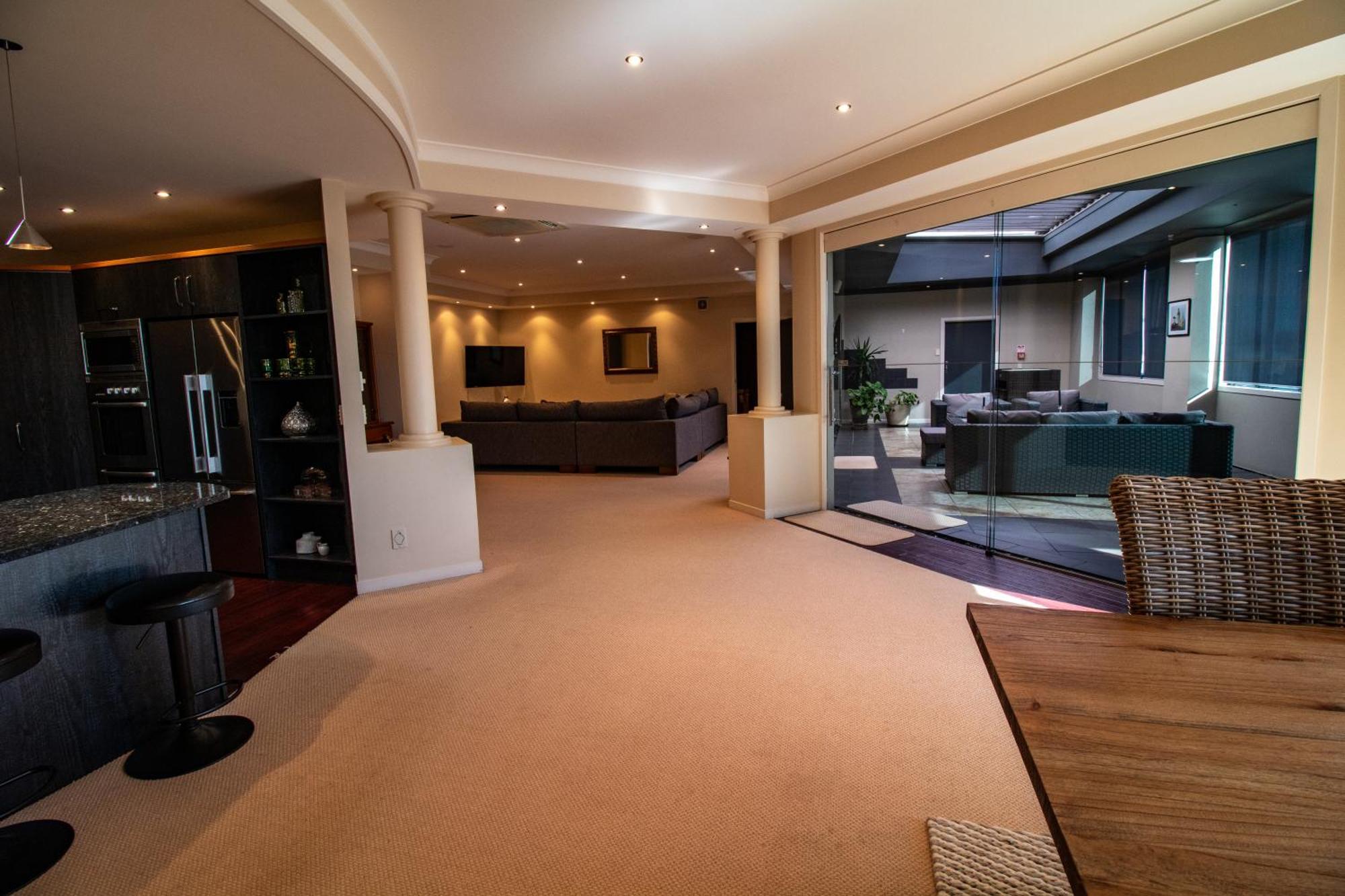 Large Luxury Apartment Located Right In Town Taupo Exteriér fotografie