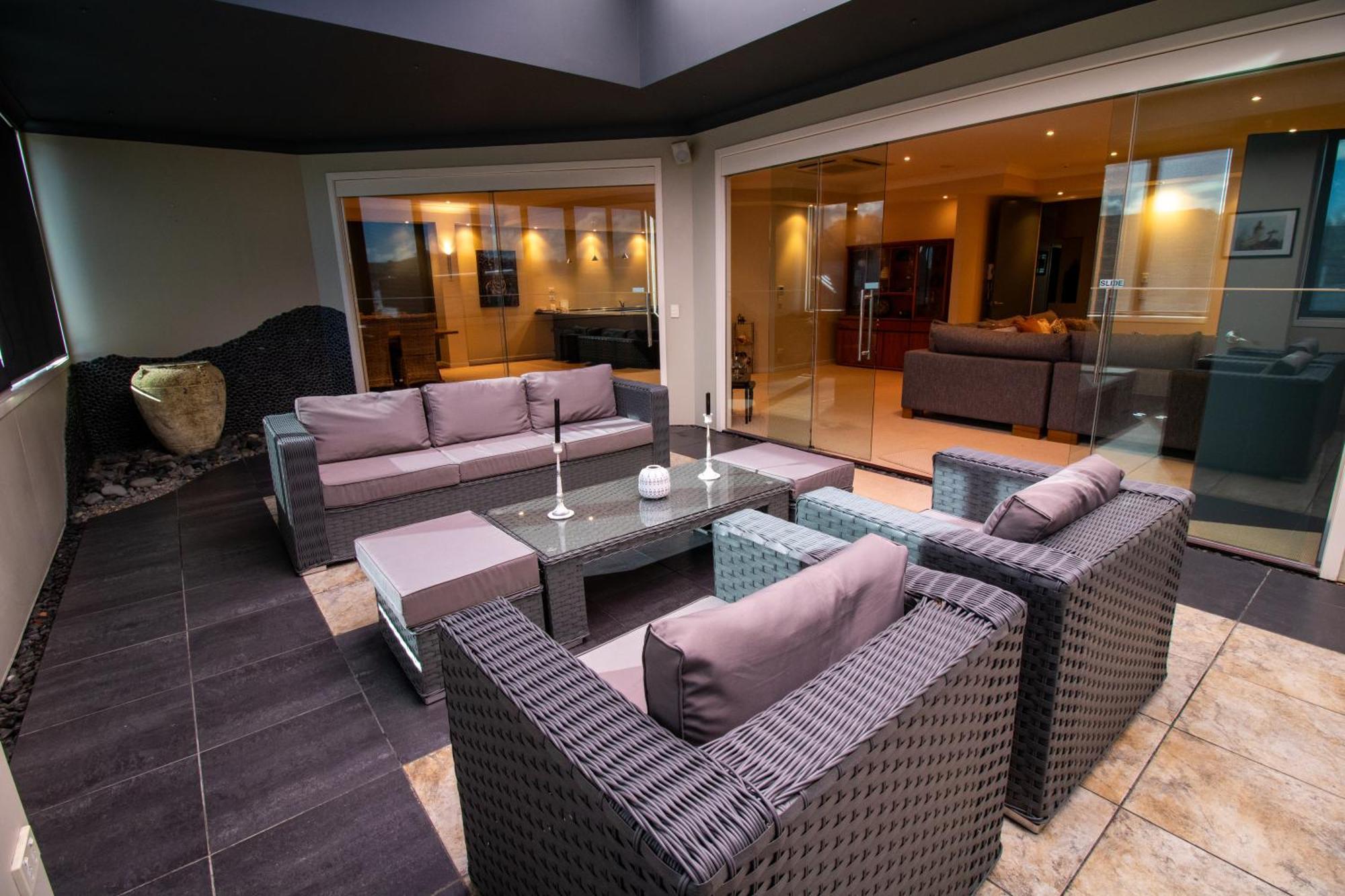Large Luxury Apartment Located Right In Town Taupo Exteriér fotografie